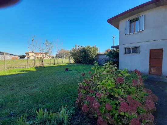 ESTERNO - Bivilla SAN DONA' DI PIAVE zona LOCALITA' PALAZZETTO in vendita - Rif.: 2449